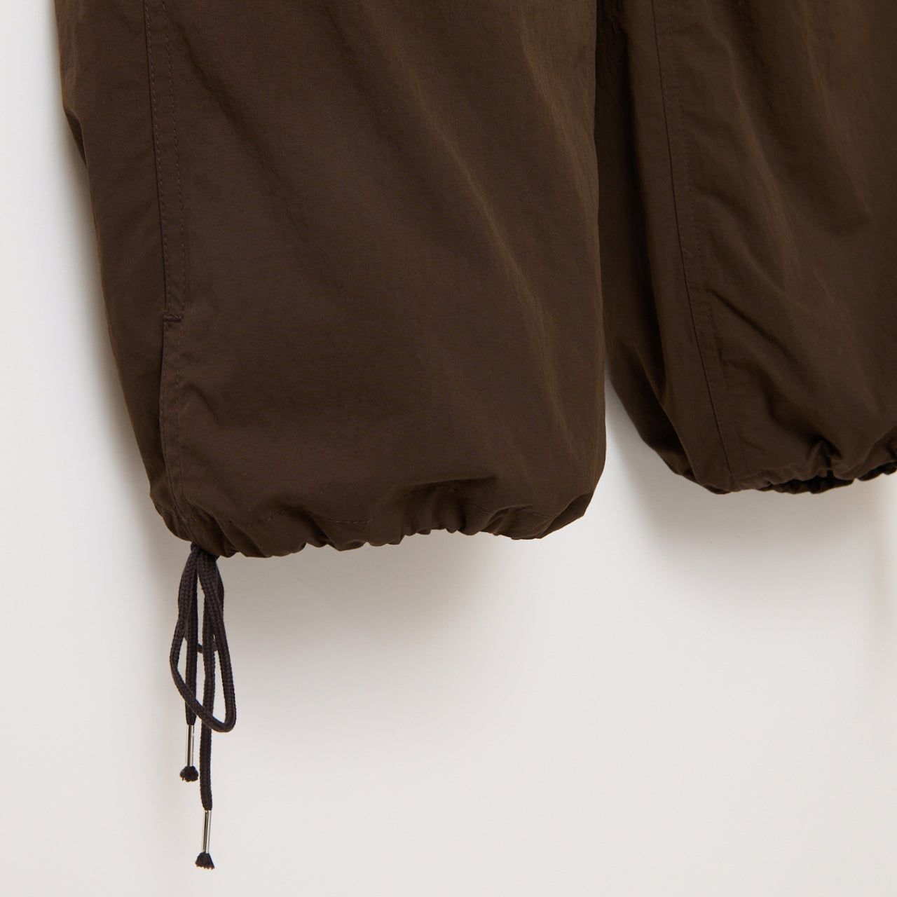 PARACHUTE PANTS / D BROWN – SHISHIKUI